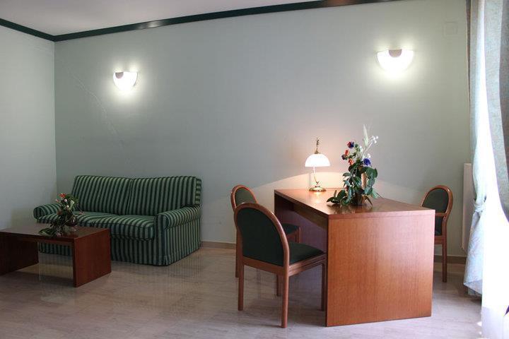 Casa Per Ferie Benedetto XIII Hotel Gravina in Puglia Bilik gambar
